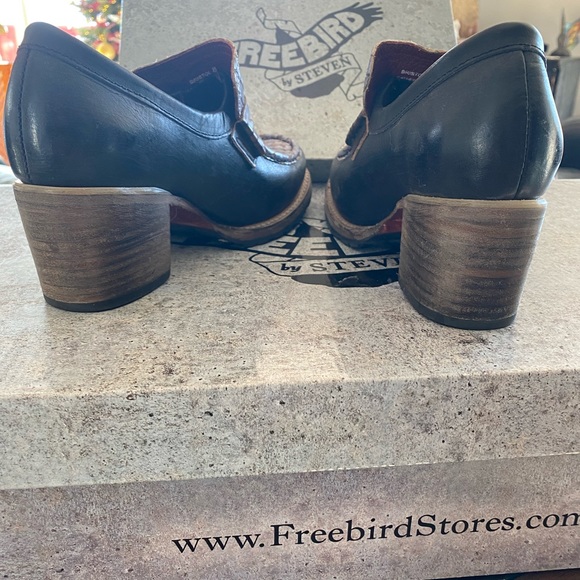Freebird Bristol Booties, Navy size 8 - Picture 3 of 8